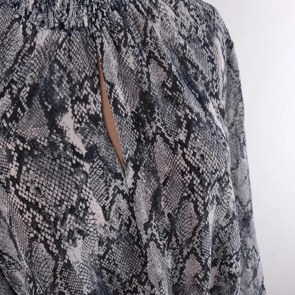 FAVLUX snake print chiffon top size L - Picture 4 of 10